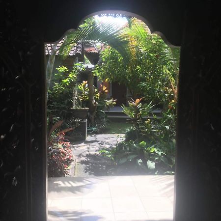 Family Guest House Ubud  Exterior photo