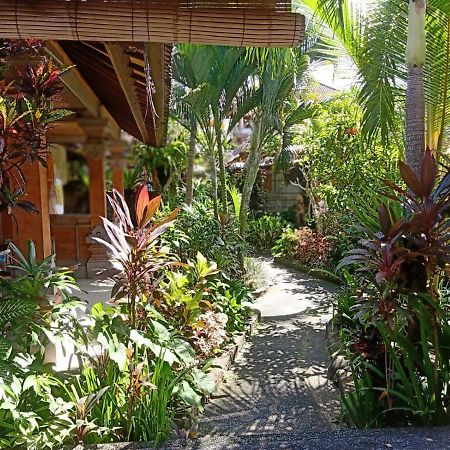 Family Guest House Ubud  Exterior photo