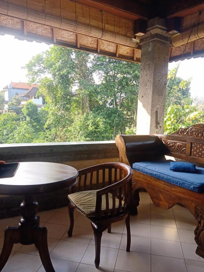 Family Guest House Ubud  Exterior photo